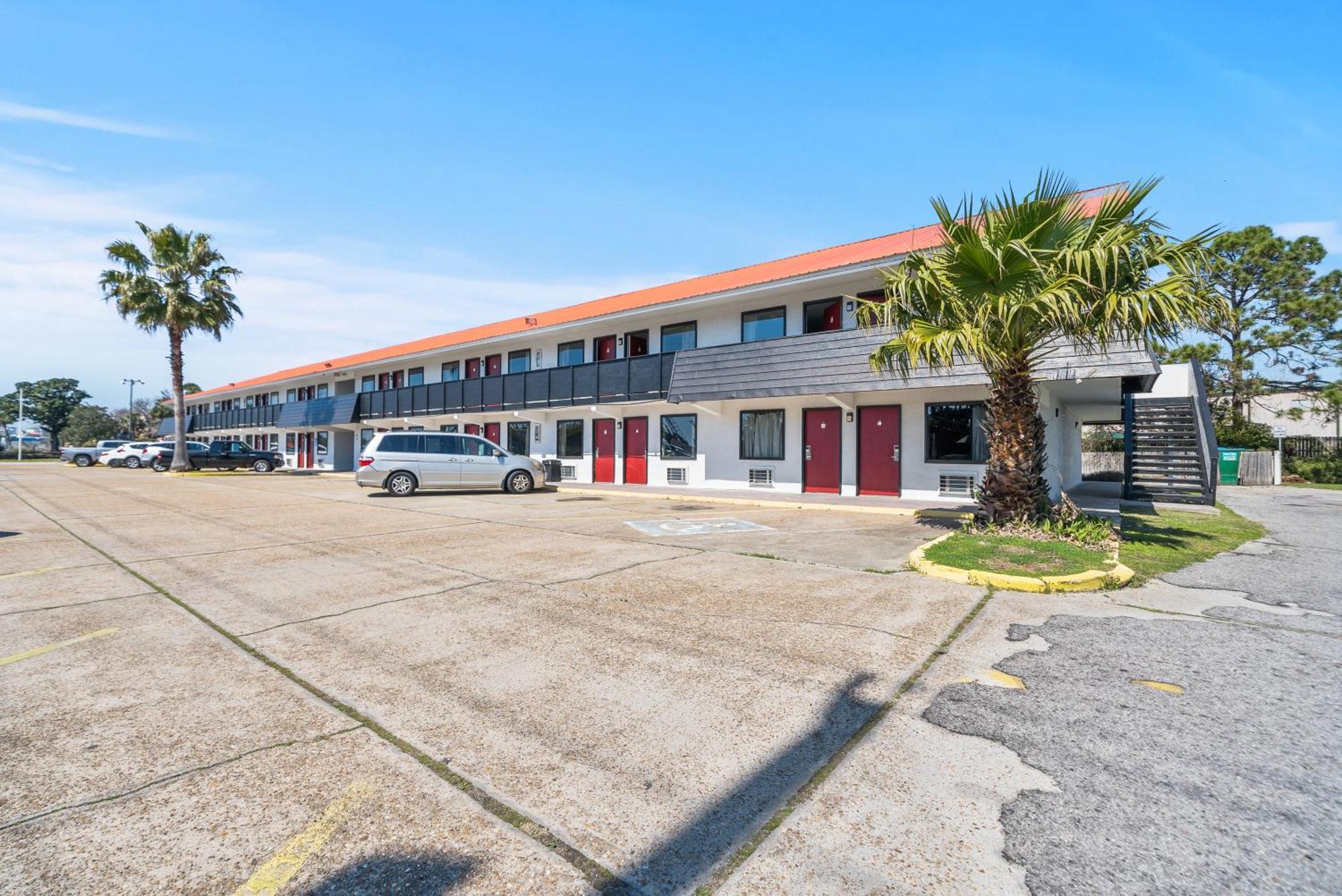 Executive Inn - Panama City Beach Upper Grand Lagoon Exterior photo