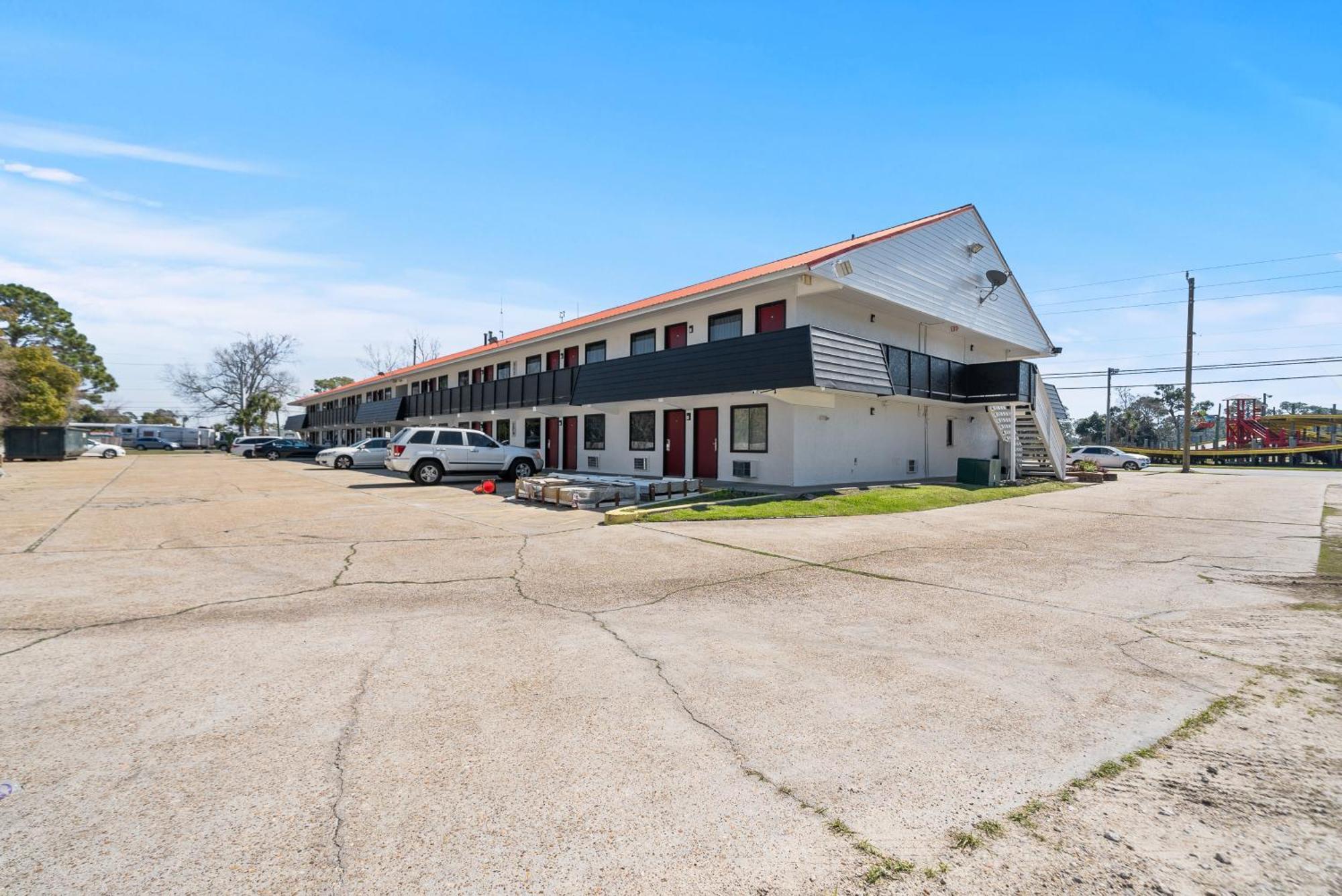 Executive Inn - Panama City Beach Upper Grand Lagoon Exterior photo