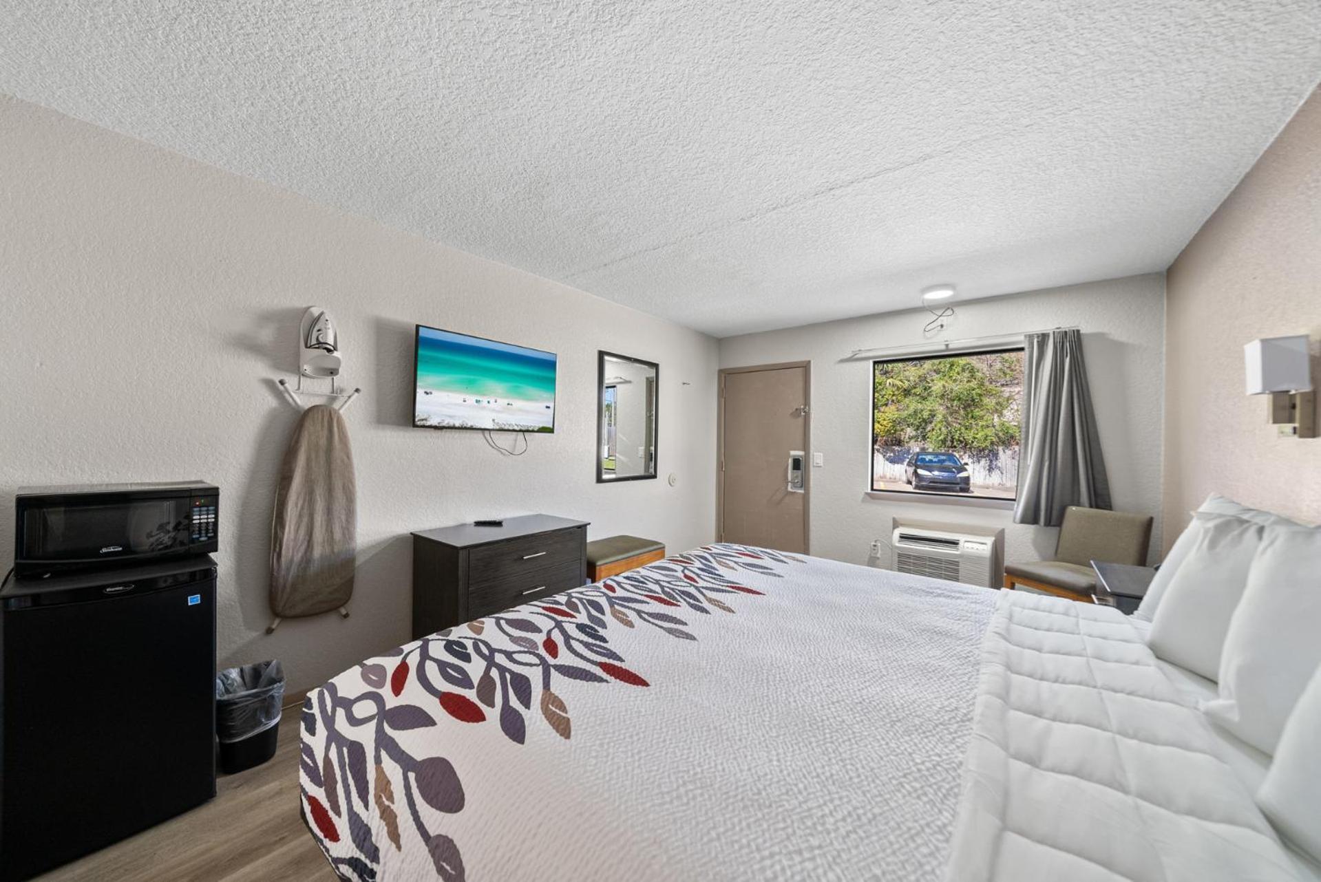 Executive Inn - Panama City Beach Upper Grand Lagoon Exterior photo