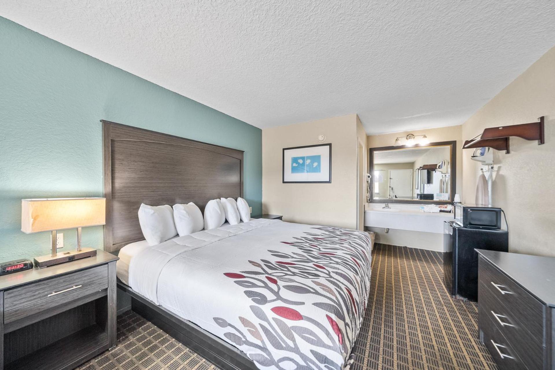 Executive Inn - Panama City Beach Upper Grand Lagoon Exterior photo