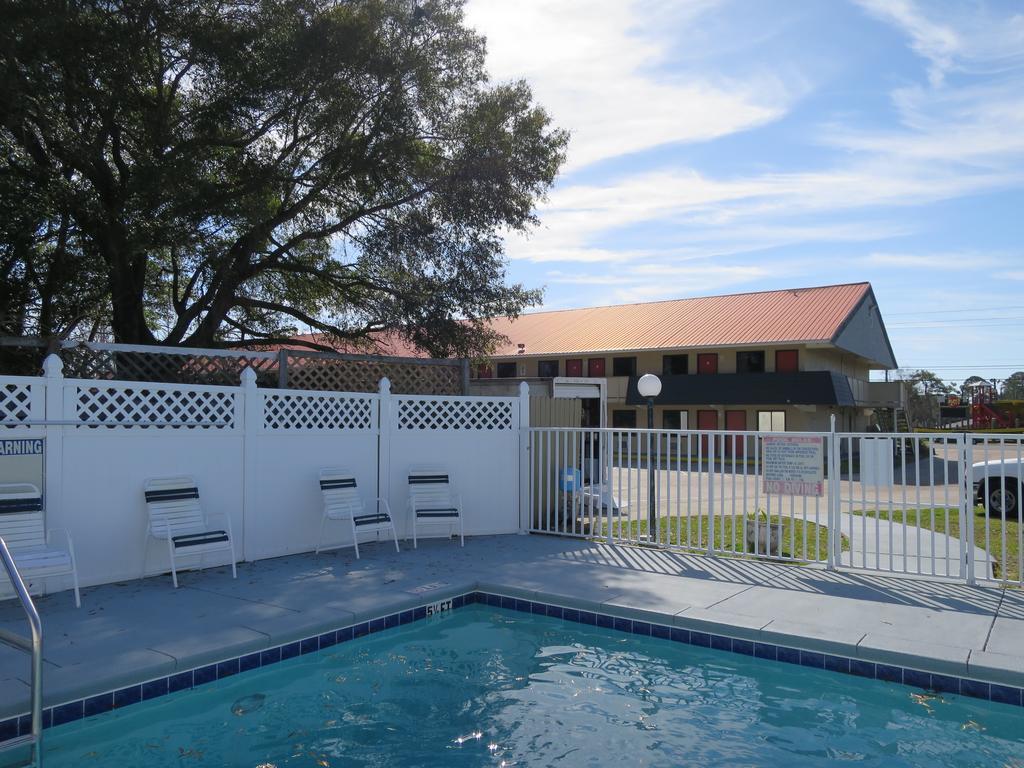 Executive Inn - Panama City Beach Upper Grand Lagoon Exterior photo