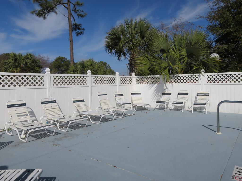 Executive Inn - Panama City Beach Upper Grand Lagoon Exterior photo