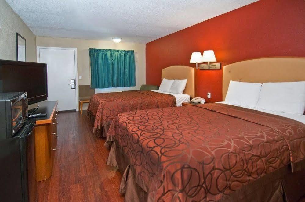 Executive Inn - Panama City Beach Upper Grand Lagoon Exterior photo